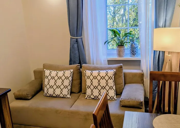 Old Ii With Parking *