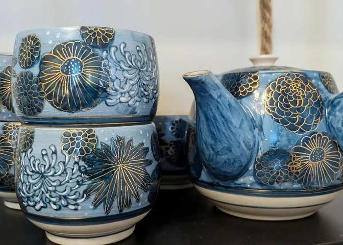 Old Ii With Parking *