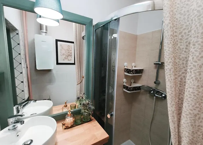 Old Ii With Parking Apartament