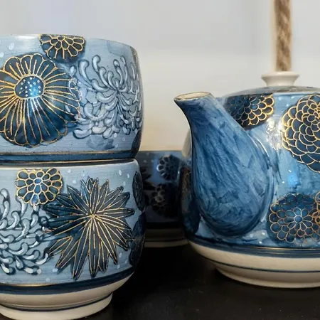 Old Ii With Parking *