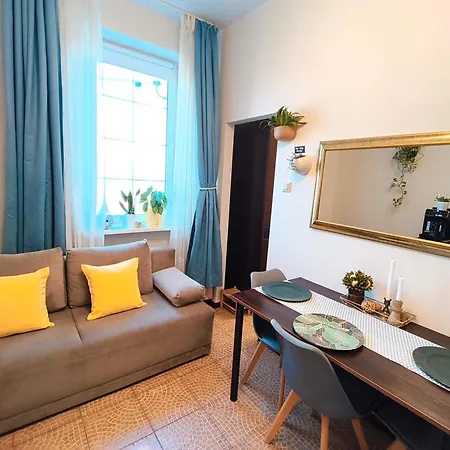 Old Ii With Parking 格但斯克